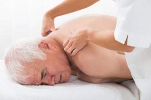 Entspannende klassische Massage in einer Naturheilpraxis